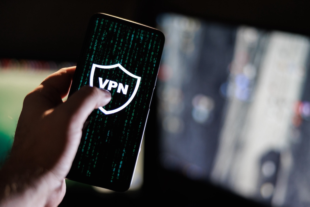 Коммерсантъ: загрузки VPN-приложений в России выросли в 14 раз