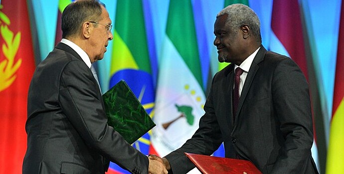 Представители России подписали с африканскими коллегами десятки соглашений