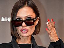 Боня обматерила блогера-иноагента и пригрозила отрубить ему голову