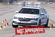 Skoda Superb и Volkswagen Passat не справились с лосиным тестом