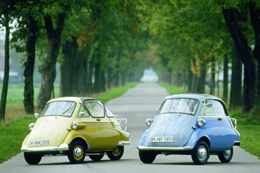 Дрэг гонка: BMW Isetta и ее трехколесные соперники