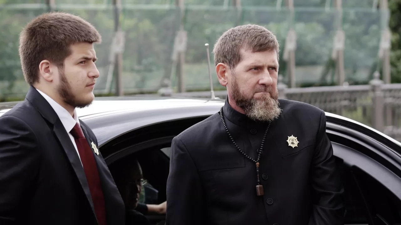 Адама Кадырова показали на видео на фоне слухов о возможном ДТП с его участием