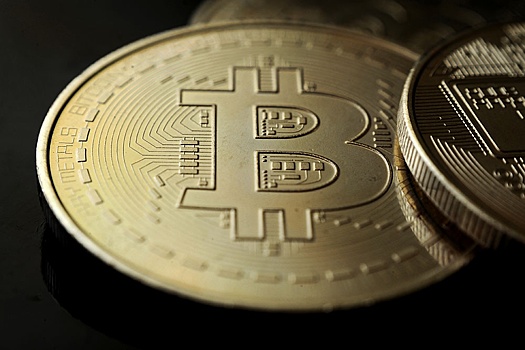 Биткоин преодолел рекордную отметку в 99 тысяч долларов
