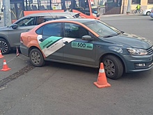 Автомобиль каршеринга наехал на женщину в центре Нижнего Новгорода
