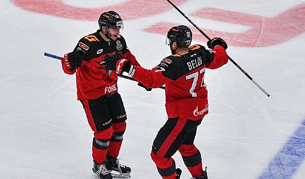 «Авангард» выиграл 5-й матч подряд в плей-офф КХЛ