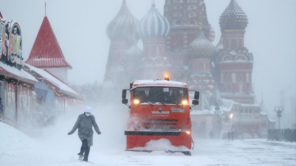 Москвичей просят перенести поездки на автомобилях из-за непогоды