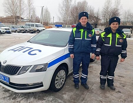 В Котельниче бесправник на «четырнадцатой» въехал в патрульный автомобиль, пытаясь от него скрыться