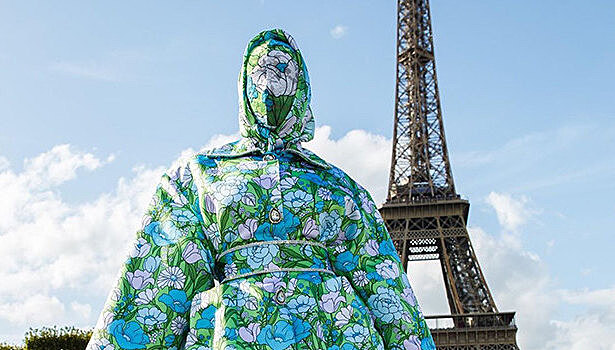Карди Би ворвалась на Неделю моды в Париже в самом смелом тотал-луке