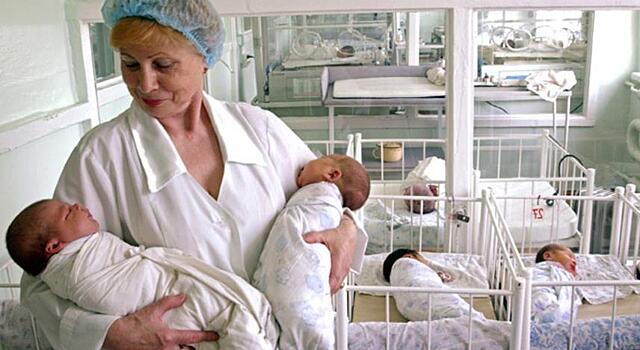 Опубликована статистика по рождаемости в регионе: самая многодетная мама родила 12 детей, а максимальный уровень рождаемости в Афанасьевском районе