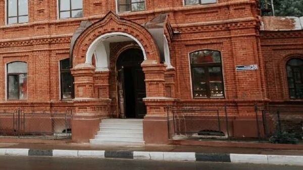 Виктор Сдобняков проверил ход работ по ремонту корпусов Мининского университета