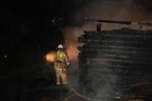 На пожаре в Кудымкаре сосед спас семью с маленькими детьми
