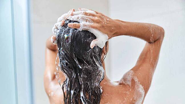 4 ингредиенты шампуня, которые приводят к выпадению волос