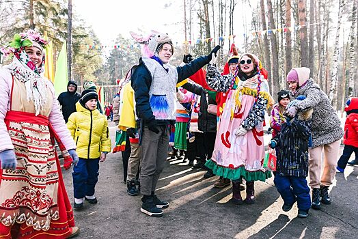 Масленица в Костроме: чучело отдадут на расправу детям