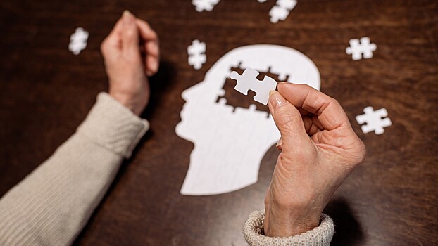 Болезнь Альцгеймера связали с «ожирением» мозга