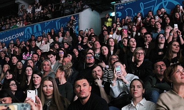 Артисты из Луганска исполнили номера на стихи Рождественского