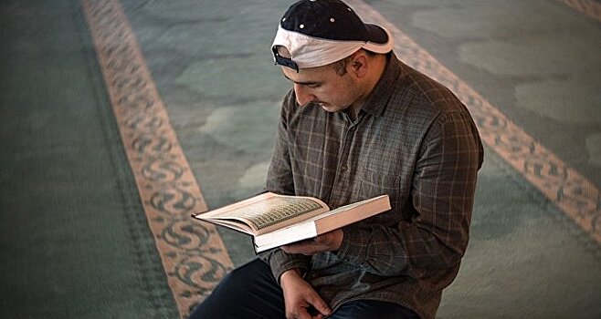 Азербайджан подарил Коран в святилище Имама Аль Бухари в Самарканде