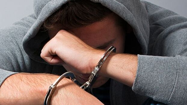 Захвативший пятерых детей в заложники мужчина сдался