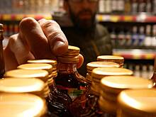 Готовность россиян покупать водку по биометрии оценили