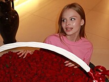 Дочь Гогунского получила роскошный букет роз от неизвестного отправителя