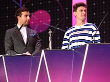 Самолет с телеведущими Ургантом и Гудковым аварийно сел в Европе