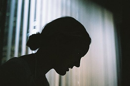 Женщина с заболеванием кожи пожаловалась на упреки коллег