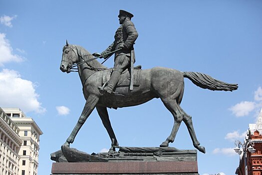 Сегодня в столице стартует программа бесплатных экскурсий «Белые ночи»