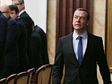 Медведев поручил Минфину внести поправки в бюджет-2017 года