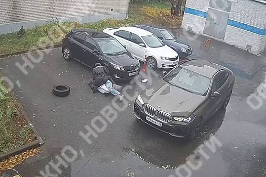 В России ужаснулись реакции прохожих на исколотую ножом жену бизнесмена