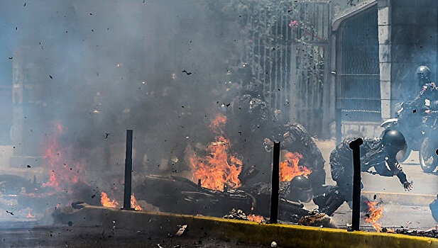 В Венесуэле на участке для голосования взорвалась граната