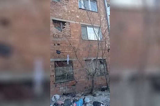 В Хакасии может рухнуть общежитие рядом с обрушившейся ранее пятиэтажкой