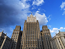 Автомобили иностранных послов создали пробку у здания МИД РФ