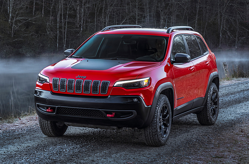 Jeep Cherokee. Завод, где собирали автомобили, простаивает. При этом компания не намерена отказываться от названия, появившегося в 1974 году: у производителя ещё есть планы на важную модель, но делиться ими он пока не готов.