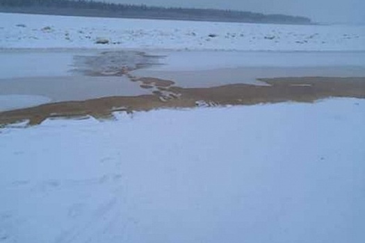 Власти Якутии объяснили коричневатый оттенок реки Вилюй выходом донных отложений