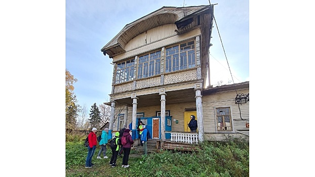 Вологодские велоэкскурсоводы посетили усадьбу Дудинское на берегу реки Тошни