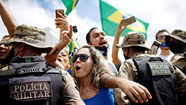 Folha de S. Paulo(Бразилия): Болсонару хочет присвоить переворот