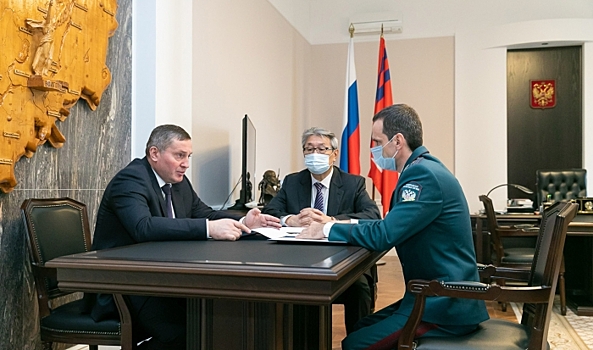 Андрей Бочаров провел рабочую встречу с руководителем УФНС по региону