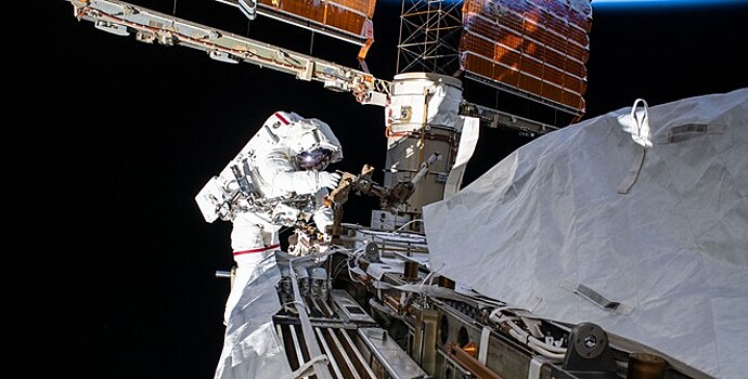 NASA: первый этап по ремонту спектрометра на МКС завершён