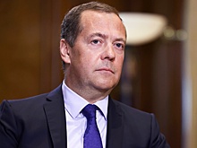 Медведев уверен, что ни Трамп, ни Харрис не снимут санкции против России