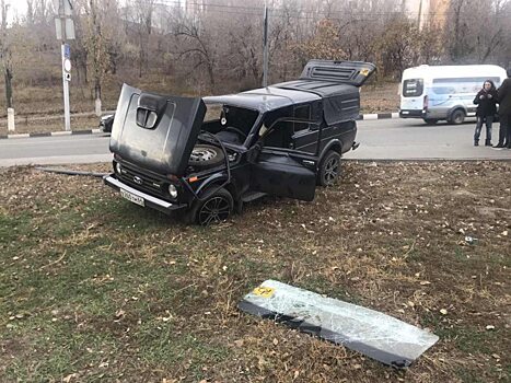 Водитель «Нивы» пострадал в ДТП у Парка Победы