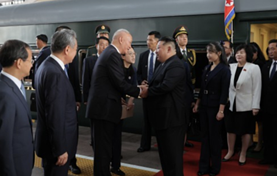 Yonhap: дочь Ким Чен Ына сопровождает его в поездке в Китай