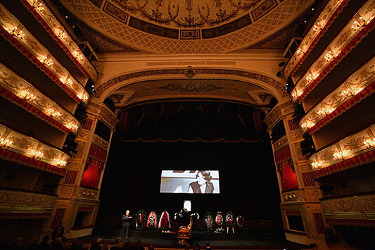 Театр на Бронной выступит в Александринском театре со спектаклями Богомолова и Молочникова