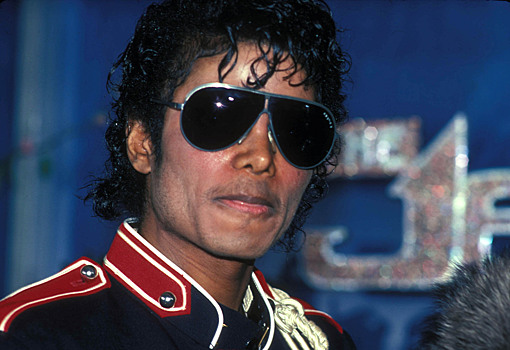 Умерший 16 лет назад Майкл Джексон снова угодил в скандальные хроники