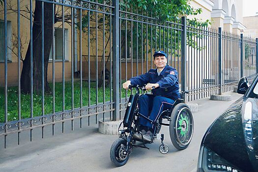 Более 80 участков на улицах Москвы сделали доступнее благодаря работе маломобильных контролеров