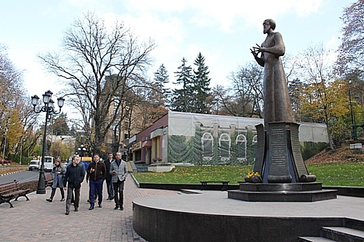 В Кисловодске открыли памятник Солженицыну, созданный Церетели