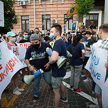 Битва железных карликов. Обзор политических событий на Украине 13-19 июня