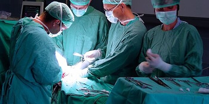 Онкологи удалили москвичке гигантскую опухоль яичника