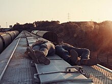 В Краснодарском крае подростки устроили свидание на крыше вагона и получили удар током. Девушка в реанимации