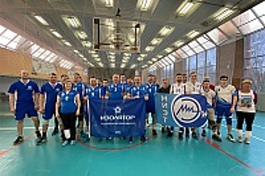 В МИЭТ прошли товарищеские встречи по волейболу с командой завода «Изолятор»