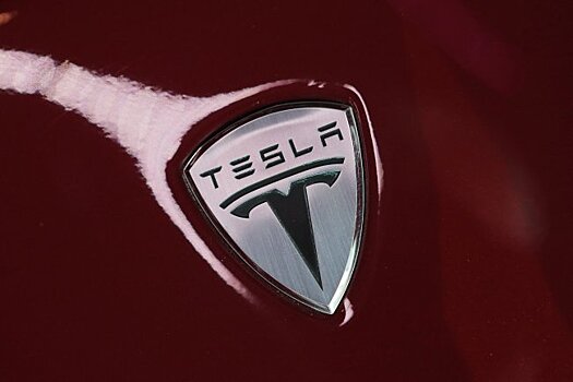 Акции Tesla упали из-за Китая
