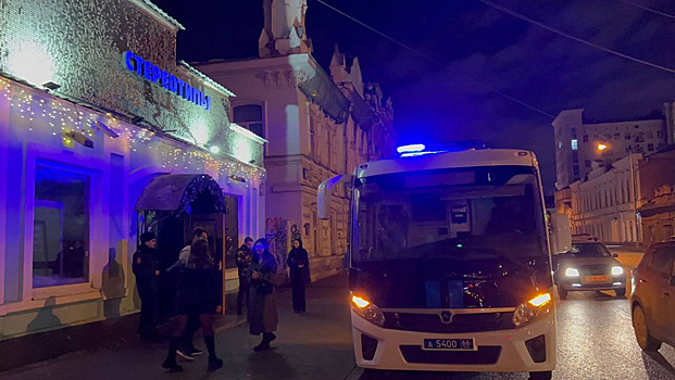 Полиция накрыла клуб в разгар вечеринки в центре Екатеринбурга